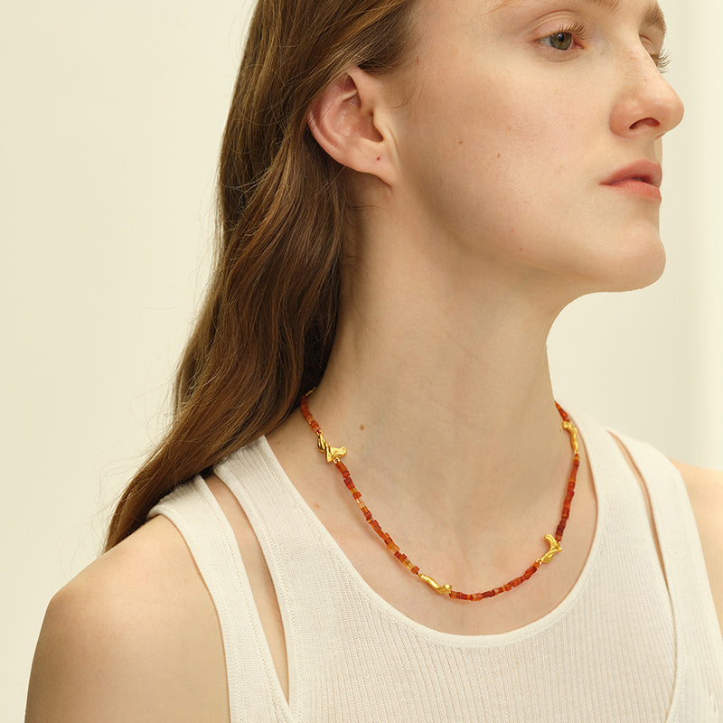 OINICIO Seed Petal Shadow Agate Beaded Gold Necklace