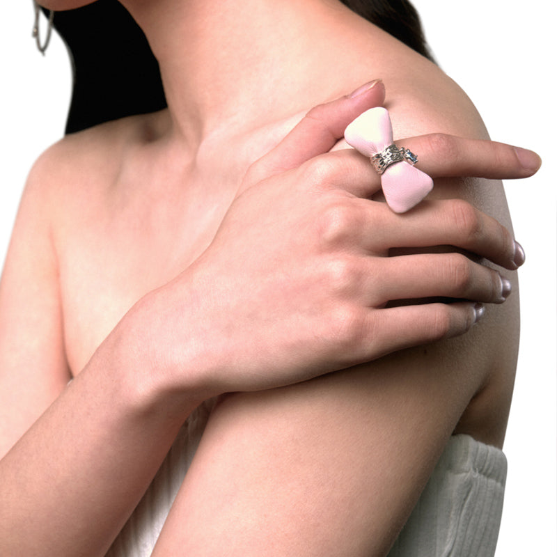 OINICIO Ambush Leather Bow Ring with Blue Zircon