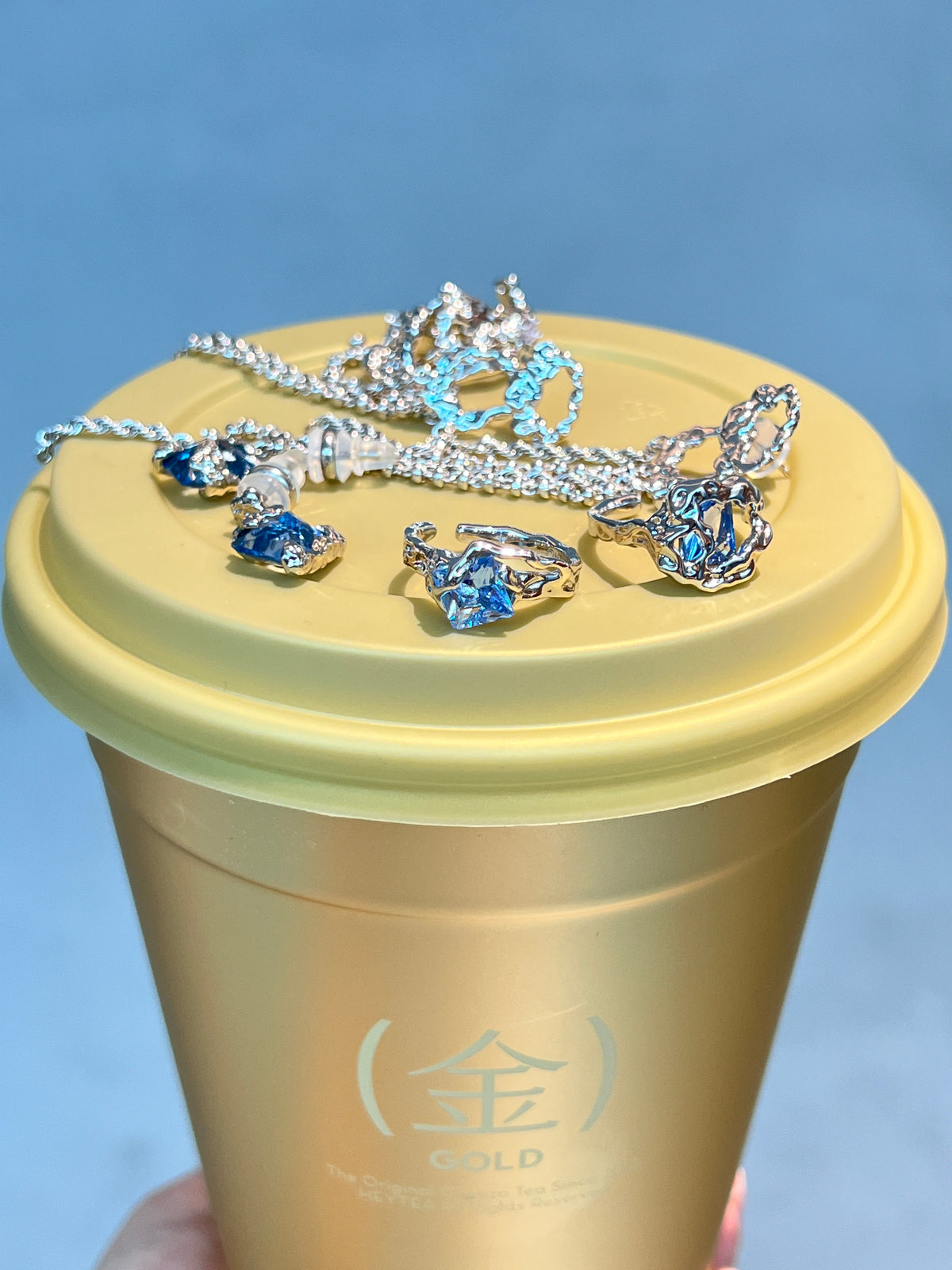 Make a Statement with Oinicio's Beautiful Sapphire Collection