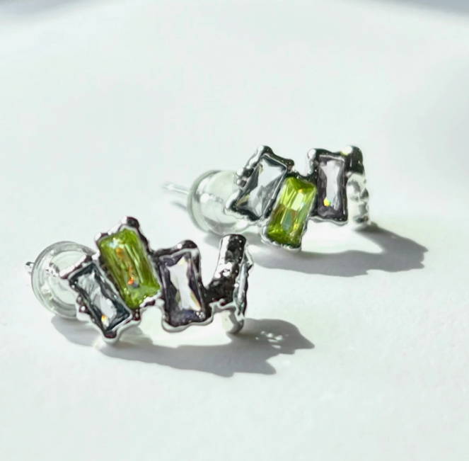 OINICIO Colorful Zircon Earrings: Sparkling Refractions and Unforgettable Presence