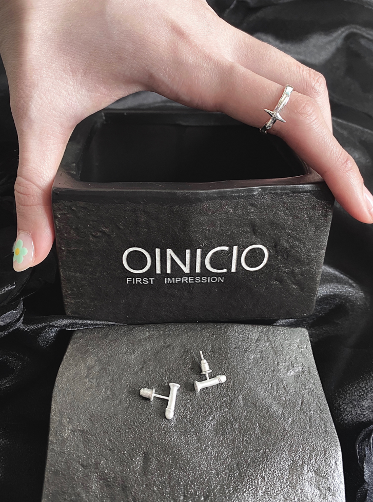 Oinicio's novel earrings are not just accessories