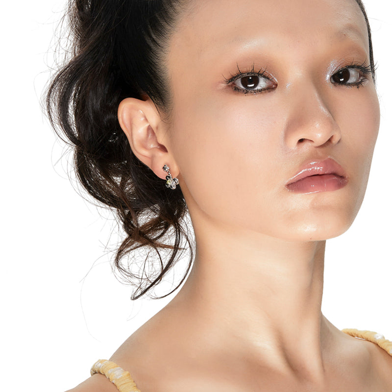 OINICIO Comfort Zone Zirconia Quatrefoil Earrings