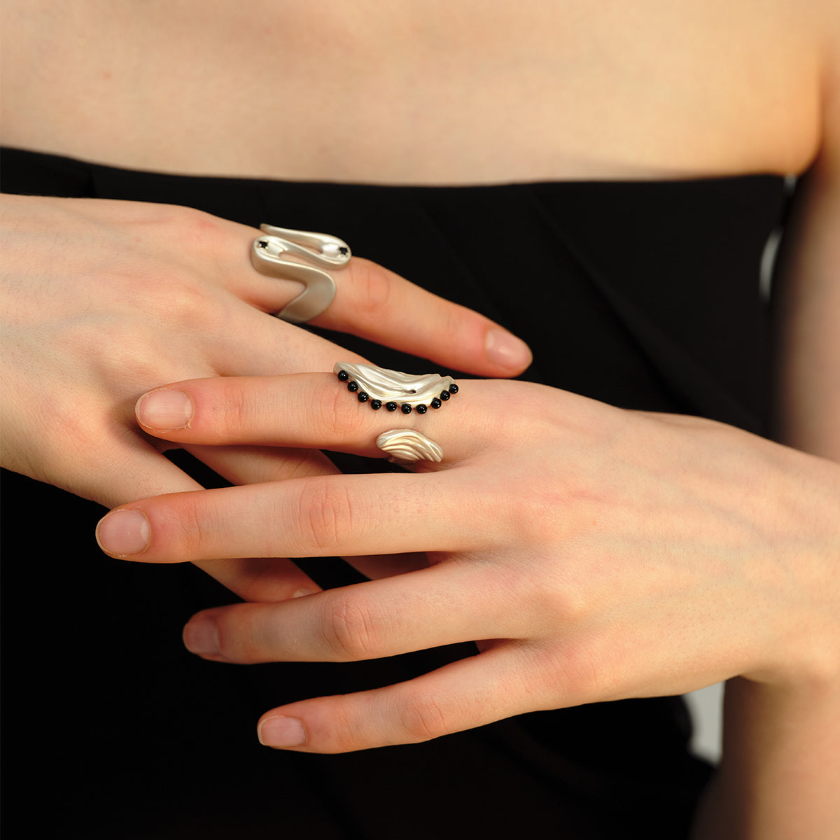 OINICIO Moonquake Wave Pattern Black Agate Ring