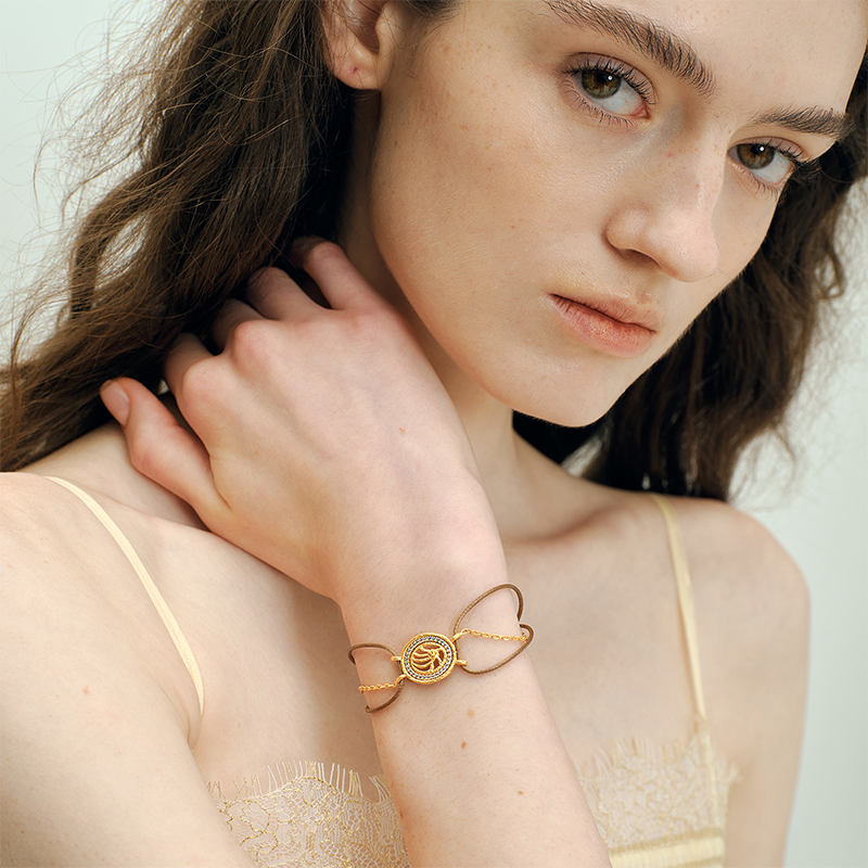 OINICIO VALURI Wave‑Medallion Cord Bracelet, Brown