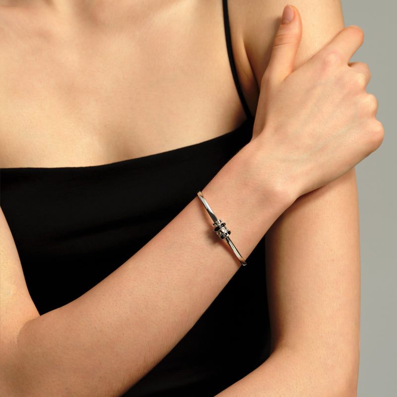 OINICIO Sediment Black Resin Cuff Bracelet with Round Clasp