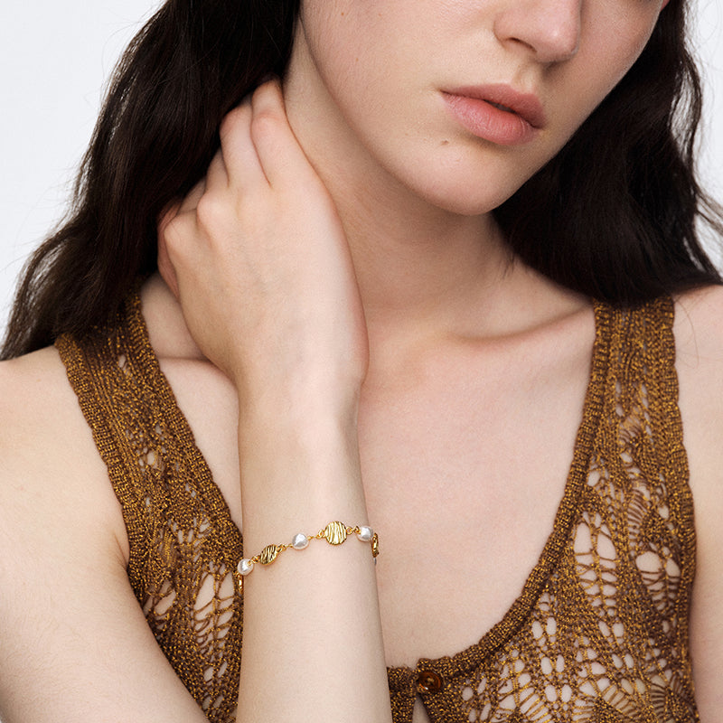 OINICIO NanKe Gold Lace and Fishscale Link Bracelet