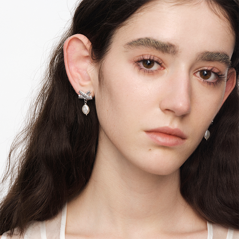 OINICIO NanKe Silver Lace Bow Pearl Stud Earrings