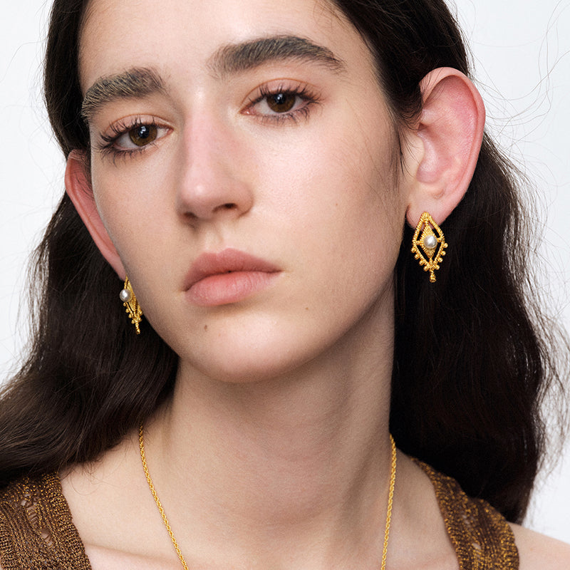 OINICIO NanKe Gold Lace Fish Tail Earrings