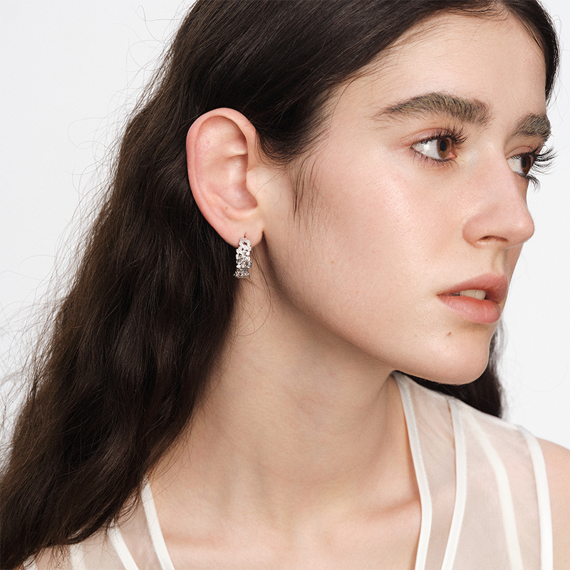 OINICIO NanKe Gold Lace Floral Stud Earrings