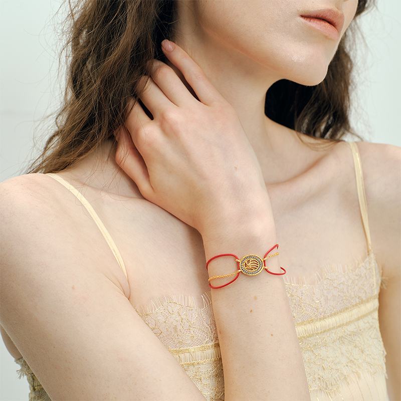 OINICIO VALURI Wave‑Medallion Cord Bracelet, Red