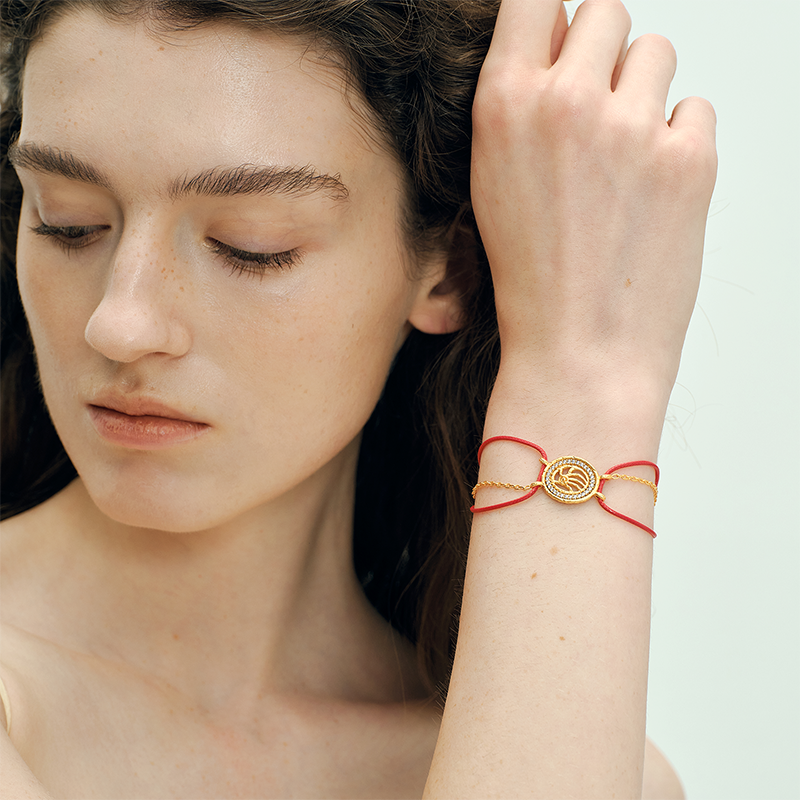 OINICIO VALURI Wave‑Medallion Cord Bracelet, Red