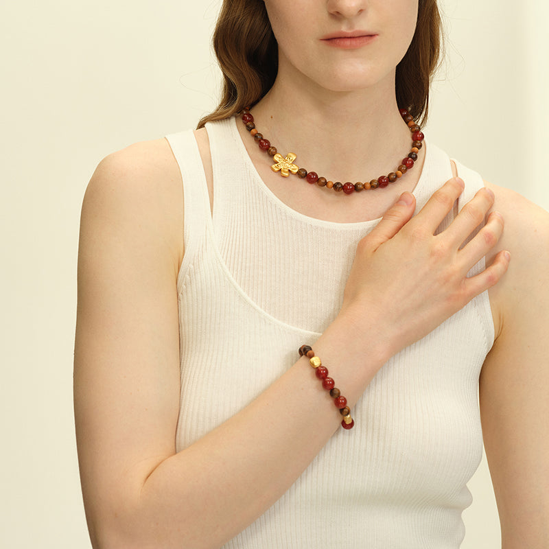 OINICIO Seed Santal Agate Sculpture Strand Bracelet