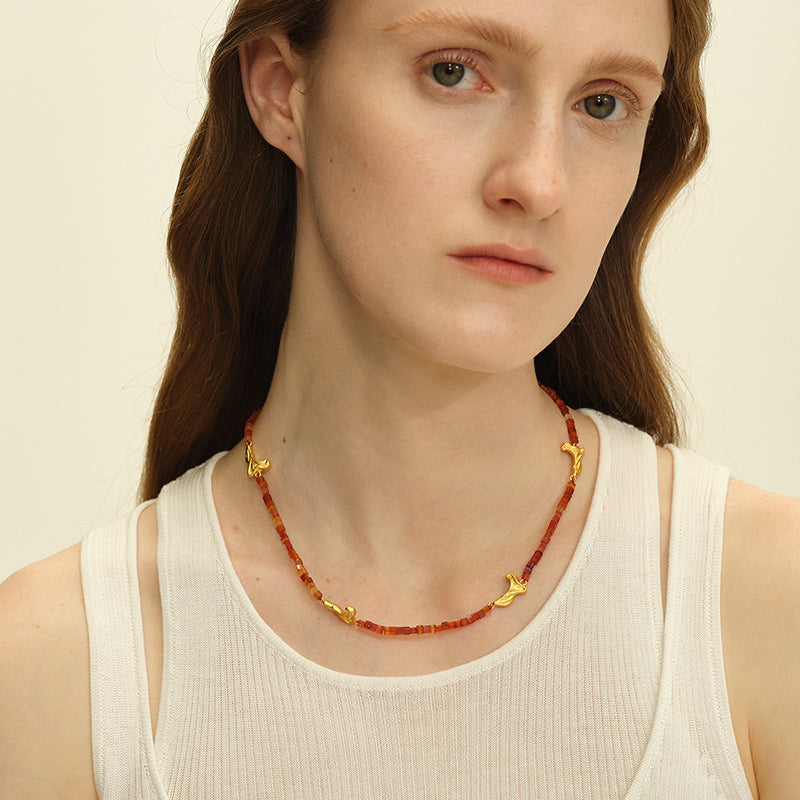 OINICIO Seed Petal Shadow Agate Beaded Gold Necklace