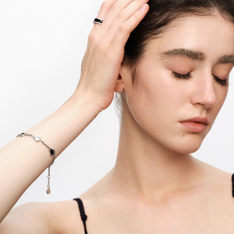 OINICIO Sediment Irregular Black & White Resin Bracelet