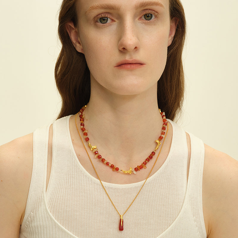 OINICIO Seed Petal Light Shadow Beaded Necklace, Red