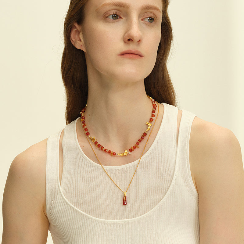 OINICIO Seed Petal Light Shadow Beaded Necklace, Red