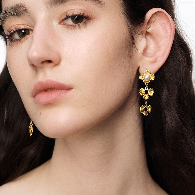 OINICIO NanKe Gold Lace Flower Pearl Earrings