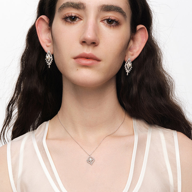 OINICIO NanKe Silver Lace Fish Tail Necklace