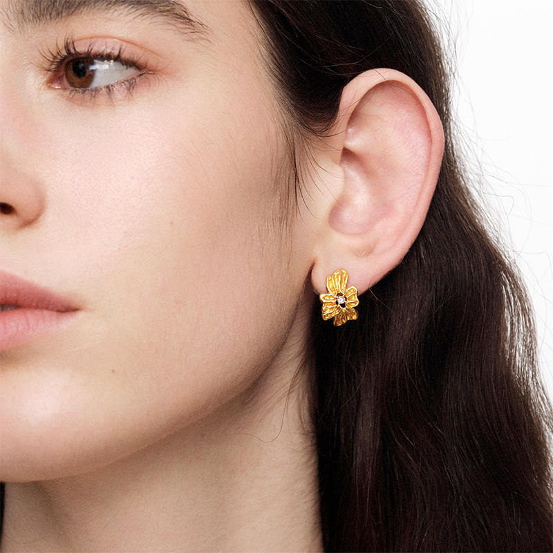 OINICIO NanKe Gold Lace Flower Stud Earrings