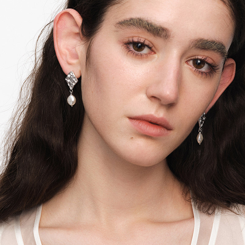 OINICIO NanKe Silver Scale Pendant Earrings