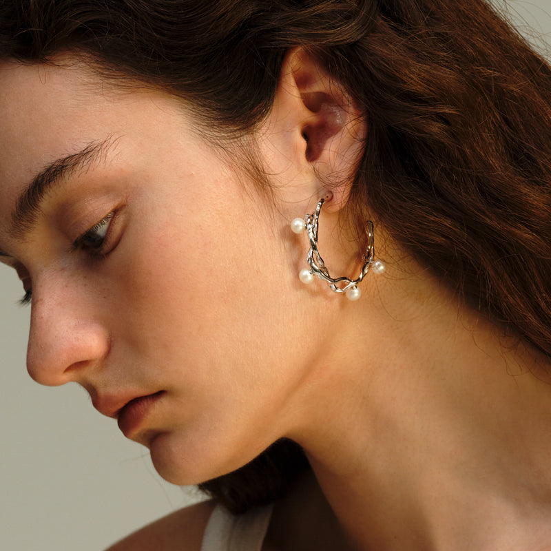 OINICIO Moonquake Shell Pearl Intertwined Textured Hoop Earrings