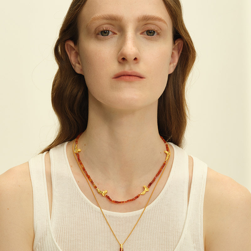 OINICIO Seed Petal Shadow Agate Beaded Gold Necklace