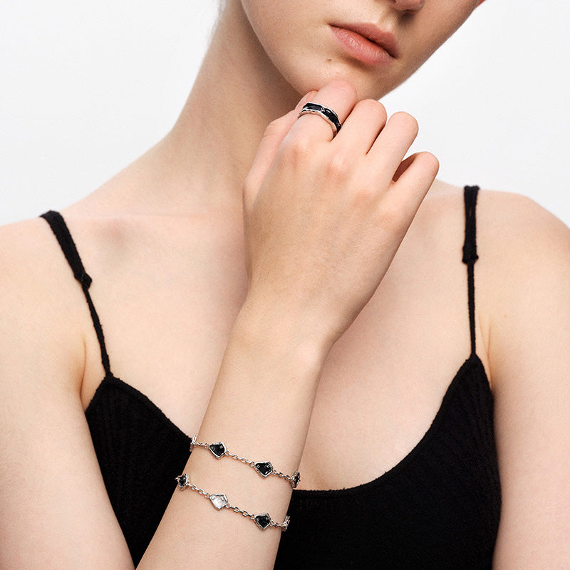 OINICIO Sediment Irregular Black Resin Bracelet