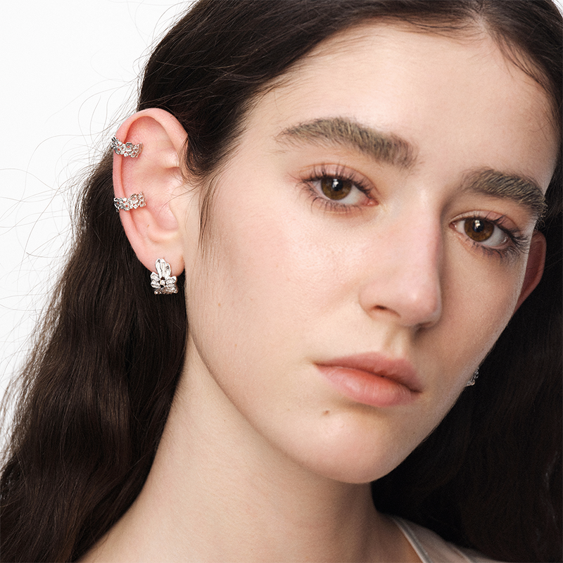 OINICIO NanKe Gold Lace Flower Stud Earrings
