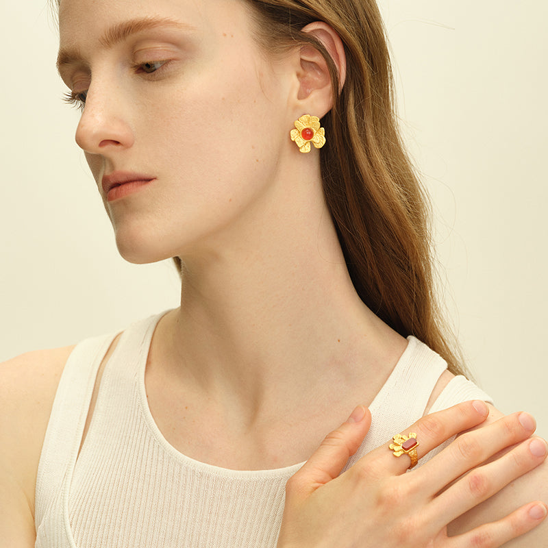 OINICIO Seed Pine Blossom Gem Gold Stud Earrings