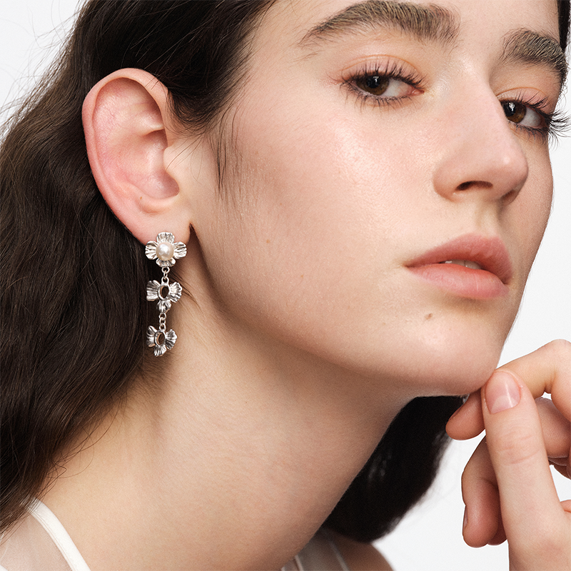 OINICIO NanKe Silver Lace Flower Pearl Earrings