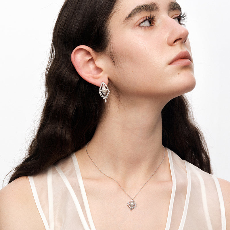 OINICIO NanKe Silver Lace Fish Tail Necklace