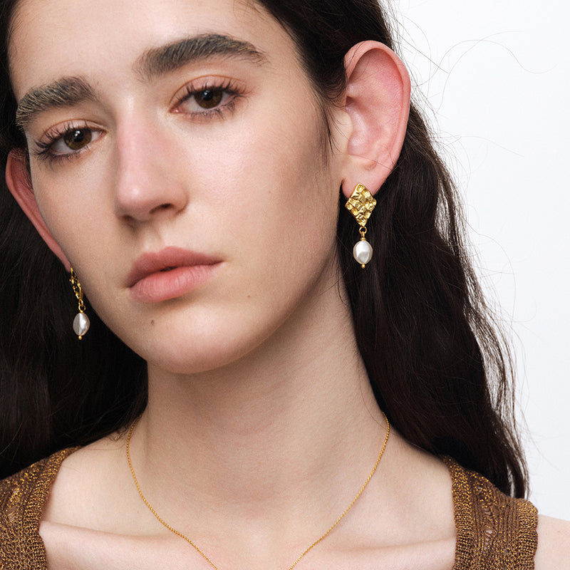 OINICIO NanKe Gold Scale Pendant Earrings