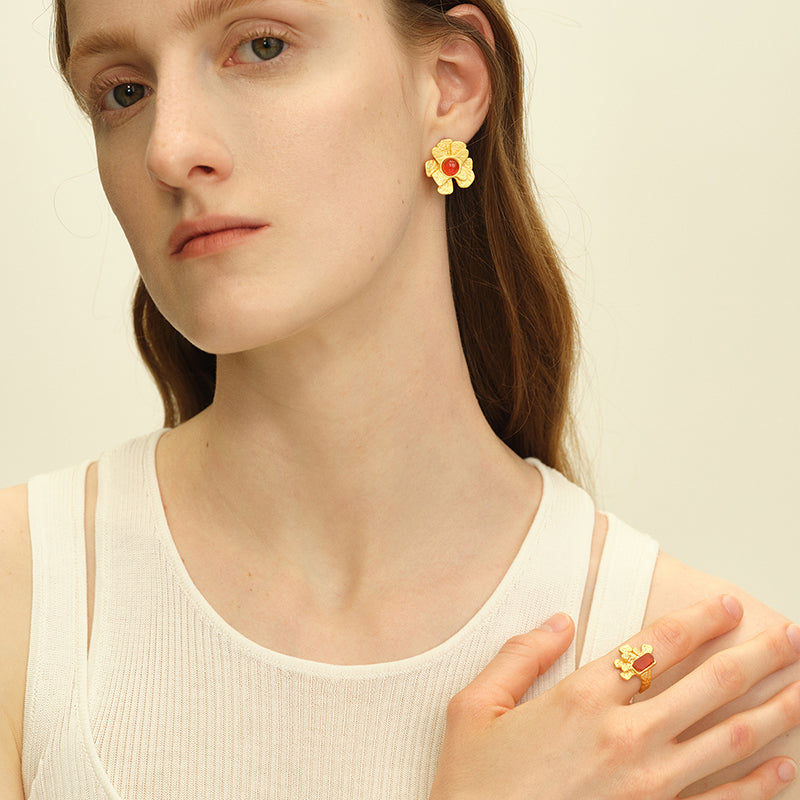 OINICIO Seed Pine Blossom Gem Gold Stud Earrings