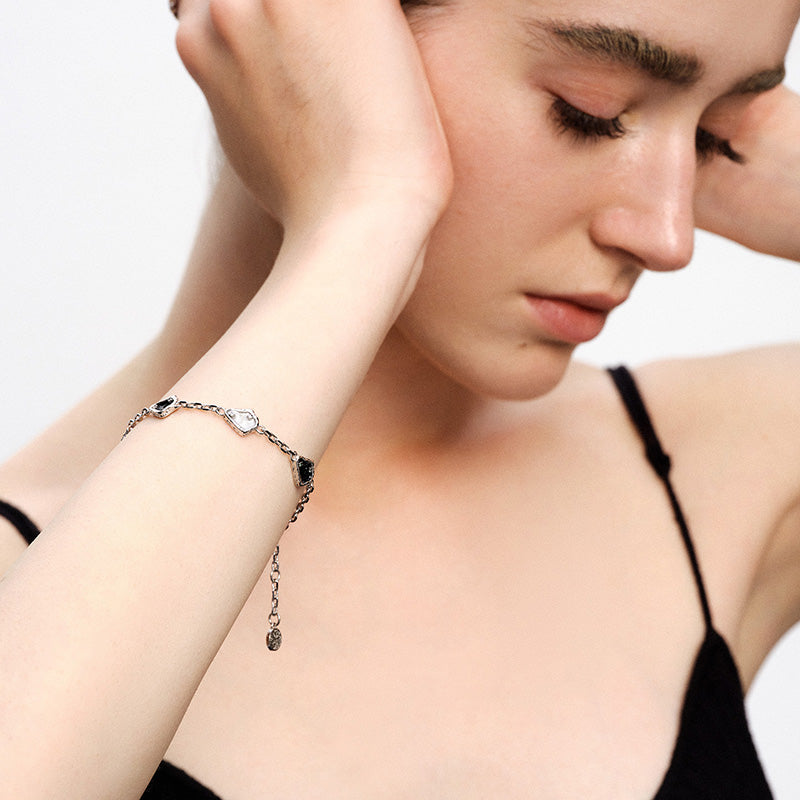 OINICIO Sediment Irregular Black & White Resin Bracelet