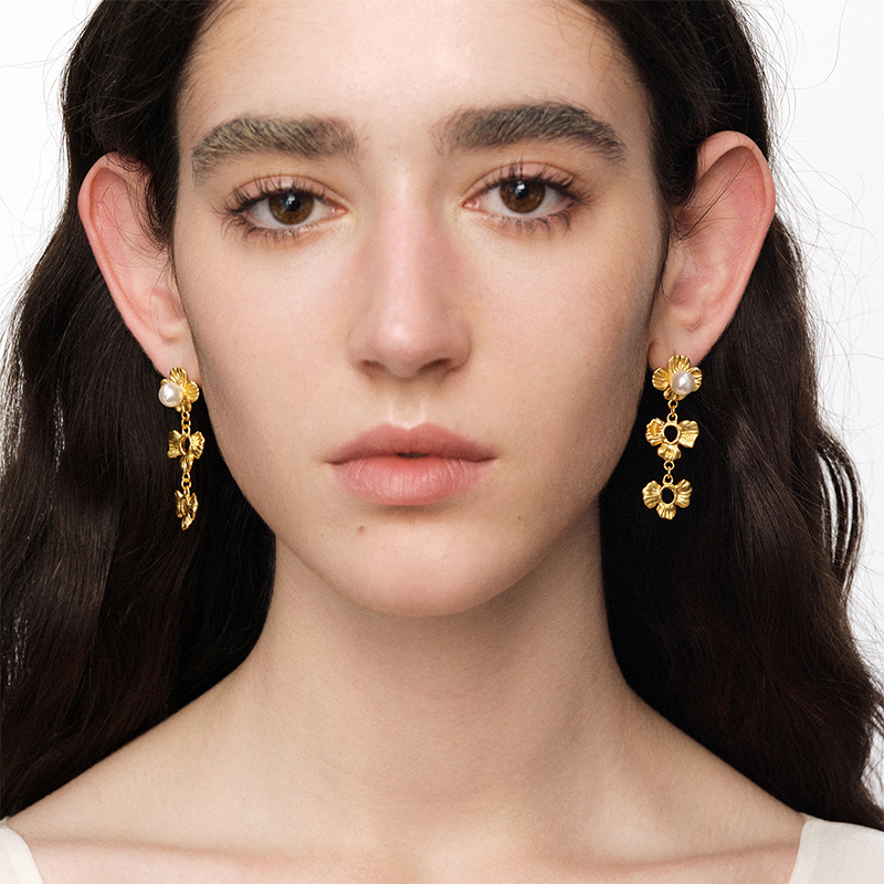 OINICIO NanKe Gold Lace Flower Pearl Earrings