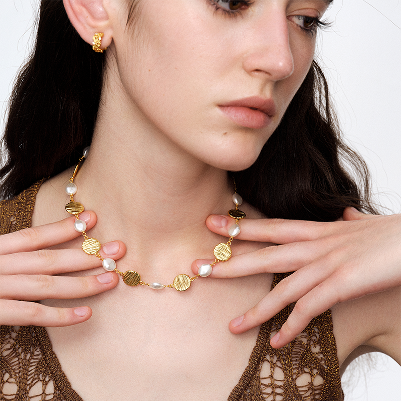 OINICIO NanKe Gold Lace Fish Scale Necklace