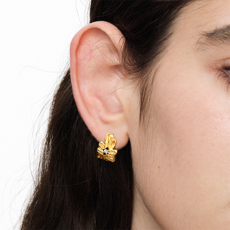 OINICIO NanKe Gold Lace Flower Stud Earrings