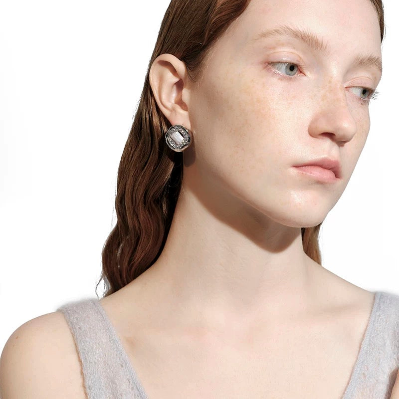 OINICIO Moonquake Princess-Cut Red Agate Stud Earrings