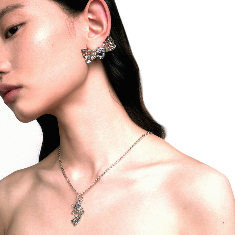 OINICIO Ambush Fluorite Bow Earrings