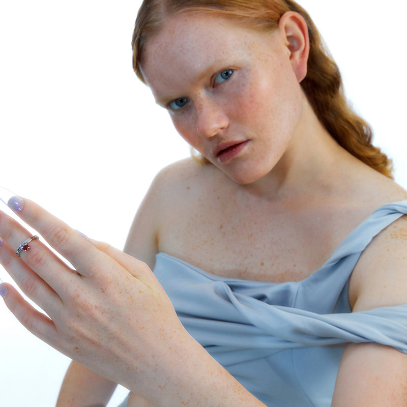 OINICIO ME Red Zircon Ring