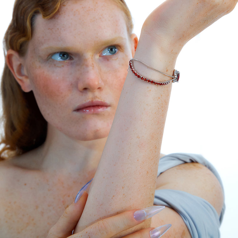 OINICIO ME Red Zircon Bracelet