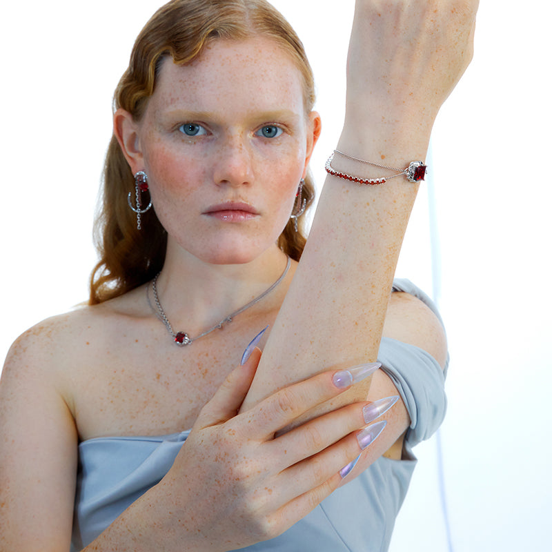 OINICIO ME Red Zircon Bracelet