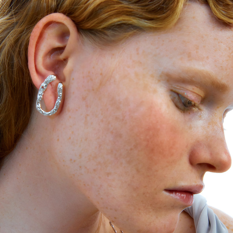 OINICIO ME Red Zircon Liquid Earrings